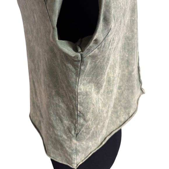 Zenana Size S/M Vintage Sage Top - Picture 6 of 10